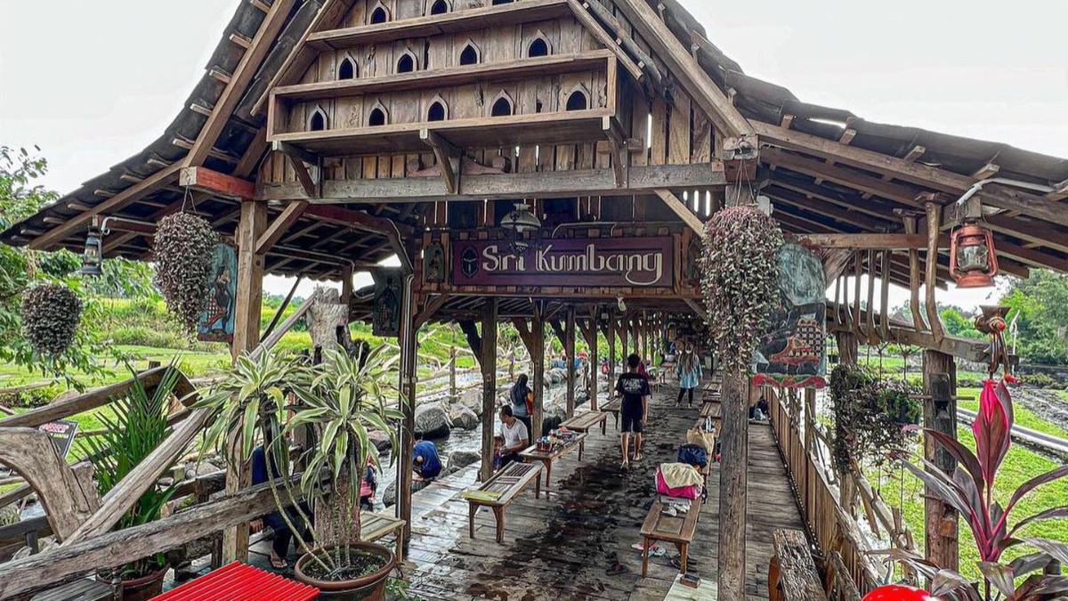 WISATA KLATEN - Warung Sri Kumbang Klaten area Umbul Manten.