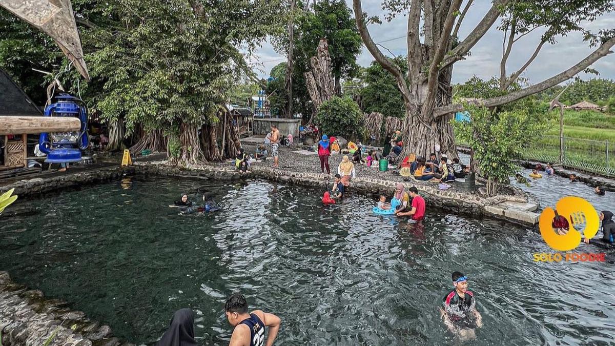 WISATA KLATEN - Warung Sri Kumbang Klaten area Umbul Manten.