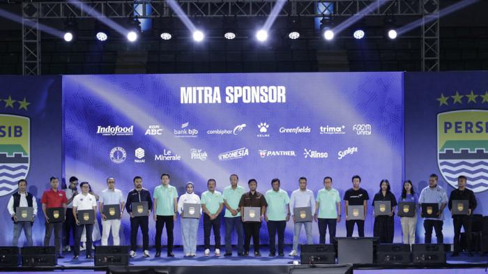 PERSIB memasuki musim 2026/2027 dengan dukungan 16 mitra sponsor yang akan menjadi bagian dari perjalanan Pangeran Biru sepanjang musim. Enam di antaranya merupakan mitra sponsor baru yang bergabung dan memperkuat kolaborasi PERSIB bersama berbagai brand dari sejumlah sektor.