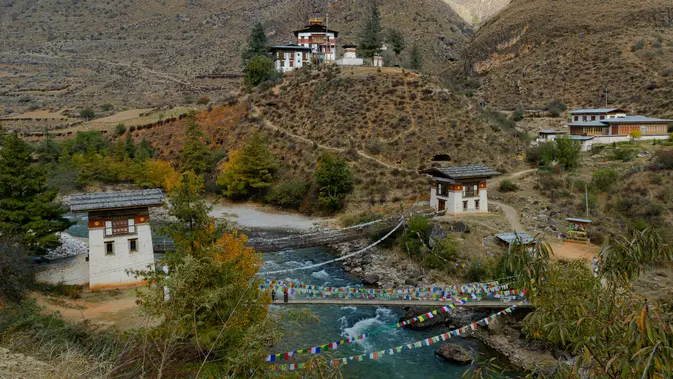 Suasana pemandangan alam Bhutan. (dok. Ugyen Tenzin/Unsplash)