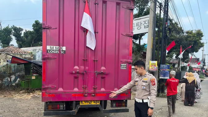 Kecelakaan Maut di Jalan Raya Sukabumi-Bogor, Pemotor Meninggal Usai Hantam Truk Boks