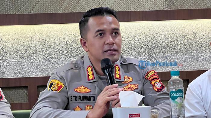 KASUS KECELAKAAN PELAJAR - Kolase Kapolresta Pontianak, Kombes Pol Endang Tri Purwanto saat memberikan keterangan kepada wartawan, di salah satu tempat makan, Jalan Letjend Sutoyo, Kecamatan Pontianak Selatan, Kota Pontianak, Kalimantan Baarat, Senin 24 Agustus 2026. Kombes Pol Endang minta Pemkot sediakan angkutan umum untuk pelajar demi cegah kecelakaan lalu lintas.