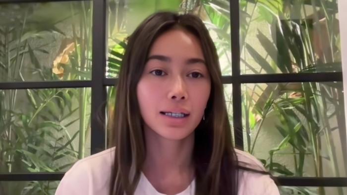 BANTAHAN RATU FELISHA - Tangkap layar wawancara virtual dengan Ratu Felisha yang membantah dirinya terlibat dalam kasus arisan bodong, Jumat (21/8/2026).