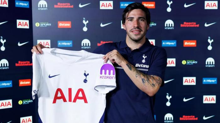 Tottenham Hotspurs resmi mengumumkan Sandro Tonali sebagai rekrutan terbarunya di jendela transfer musim panas 2026/2027 pada Seni (6/7/2026).