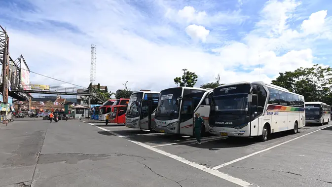Kementerian Perhubungan (Kemenhub) menemukan masih ditemukan bus yang beroperasi tanpa izin.