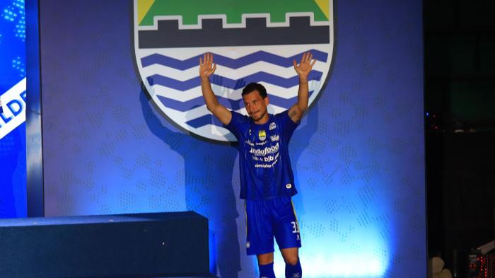 PELUNCURAN SKUAD - Gelandang Persib Bandung Thom Haye saat peluncuran skuad musim 2026/2027 dalam rangkaian Pesta Biru 2026 di Bandung Arena, Kota Bandung, Jawa Barat, pada Selasa (25/8/2026).