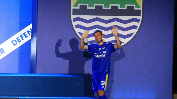 PELUNCURAN SKUAD - Bek Persib Bandung Danijel Loncar saat peluncuran skuad musim 2026/2027 dalam rangkaian Pesta Biru 2026 di Bandung Arena, Kota Bandung, Jawa Barat, pada Selasa (25/8/2026).