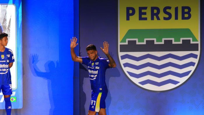 PELUNCURAN SKUAD - Gelandang Persib Bandung Berguinho saat peluncuran skuad musim 2026/2027 dalam rangkaian Pesta Biru 2026 di Bandung Arena, Kota Bandung, Jawa Barat, pada Selasa (25/8/2026).