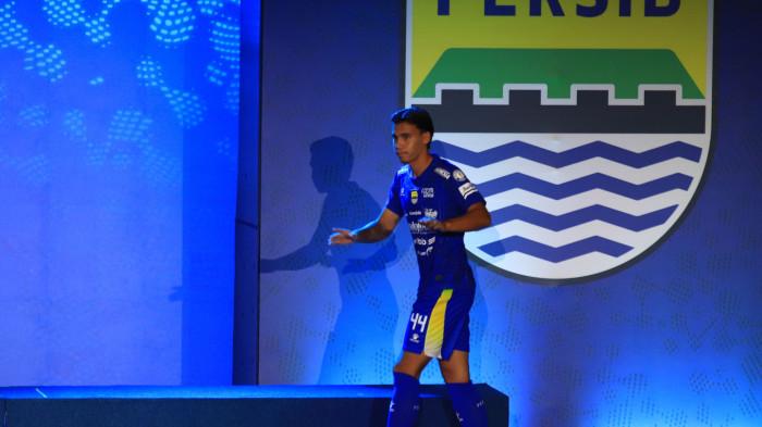 PELUNCURAN SKUAD - Bek Persib Bandung Dion Markx saat peluncuran skuad musim 2026/2027 dalam rangkaian Pesta Biru 2026 di Bandung Arena, Kota Bandung, Jawa Barat, pada Selasa (25/8/2026).