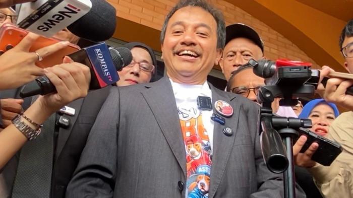 PRAPERADILAN - Roy Suryo saat ditemui di Pengadilan Negeri Jaksel, usai menyerahkan dokumen kesimpulan praperadilan terkait status tersangka, Kamis (16/7/2026).