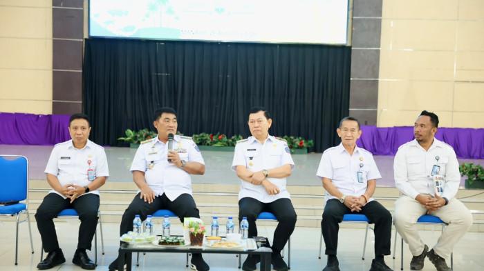 COFFEE MORNING - Gubernur Sulawesi Utara Yulius Selvanus Komaling menggelar coffee morning bersama insan pers di Graha Bumi Beringin, Manado, Rabu (26/8/2026).