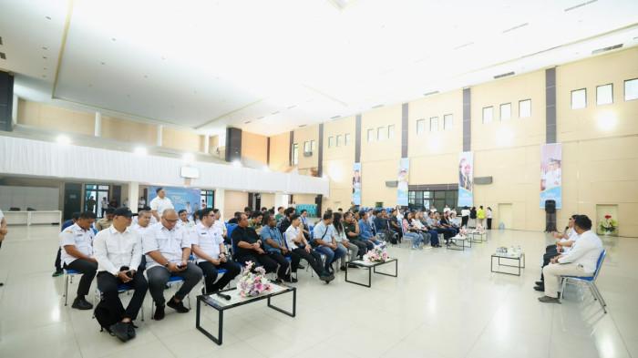 COFFEE MORNING - Gubernur Sulawesi Utara Yulius Selvanus Komaling menggelar coffee morning bersama insan pers di Graha Bumi Beringin, Manado, Rabu (26/8/2026).
