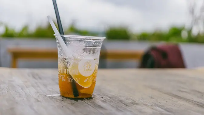 Ciri Orang yang Selalu Menyisakan Minuman di Gelas Menurut Psikologi (Foto: Pexels)