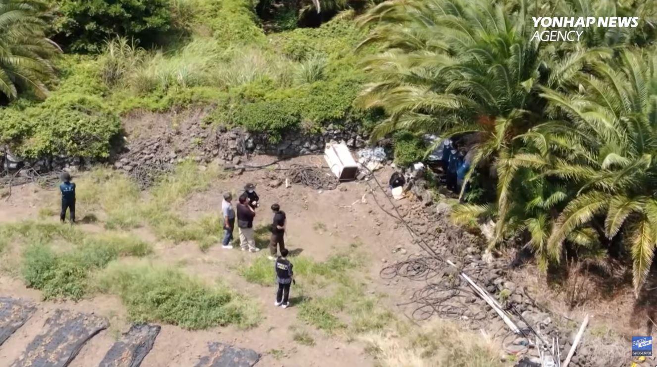 KASUS DI JEJU - Tangkap layar YouTube KOREA NOW 26 Agustus 2026, memperlihatkan lokasi ditemukannya Jang Mi-ran. Penemuan 4 jenazah orang hilang dalam 3 hari di Jeju memicu kontroversi.
