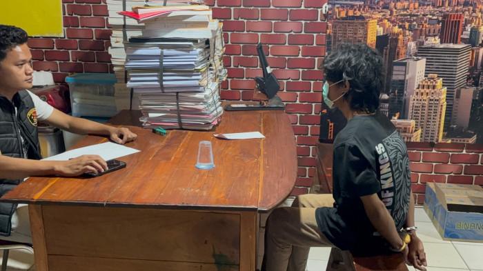 DIEPRIKSA - pemuda inisial AF (23) yang merupakan kekasih perempuan inisial NF (28). Perempuan inisial NF ini ditemukan tewas usai melakukan aborsi di perumahan BTN di Kecamatan Matakali, Kamis (26/8/2026).