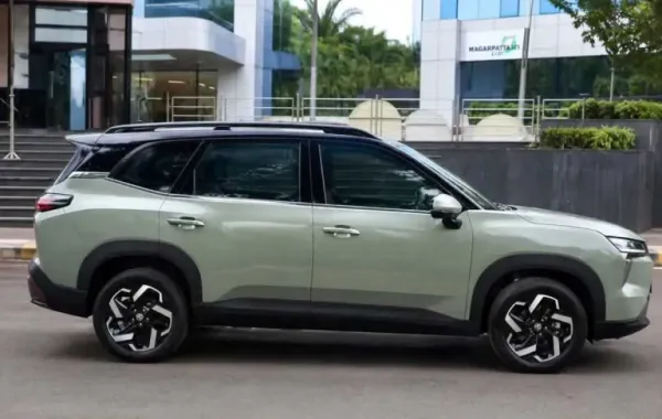 mg-hector-tomahawk-side mg-hector-tomahawk-side