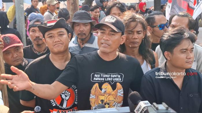SOSOK BOTOK - Sosok Supriyono alias Botok, koordinator Aliansi Masyarakat Pati Bersatu (AMPB), mendadak jadi perbincangan publik.TRIBUNJAKARTA.COM/ELGA PUTRA