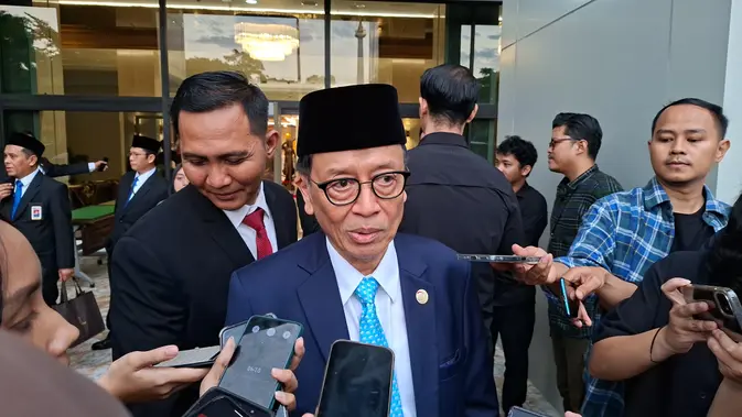 Kepala Eksekutif Pengawas Perbankan OJK, Dian Ediana Rae di Gedung Mahkamah Agung, Jakarta, Rabu (25/3/2026). (Liputan6.com/Arief) Kepala Eksekutif Pengawas Perbankan OJK, Dian Ediana Rae di Gedung Mahkamah Agung, Jakarta. (Liputan6.com/Arief)