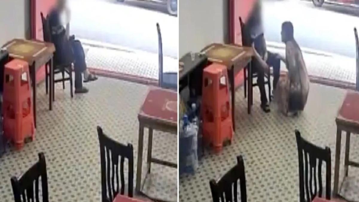 Dia mendekatinya setelah menyadari ada sesuatu yang tidak beres.