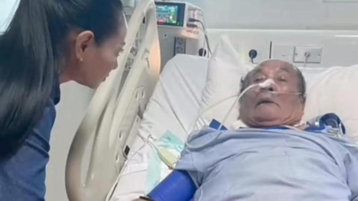 KONDISI HAJI BOLOT - Haji Bolot dirawat di RS Fatmawati, karena serangan jantung. Keluarga bilang kondisi sang komedian kian membaik. Foto ini diambil dari unggahan Instagram Andre Taulany.