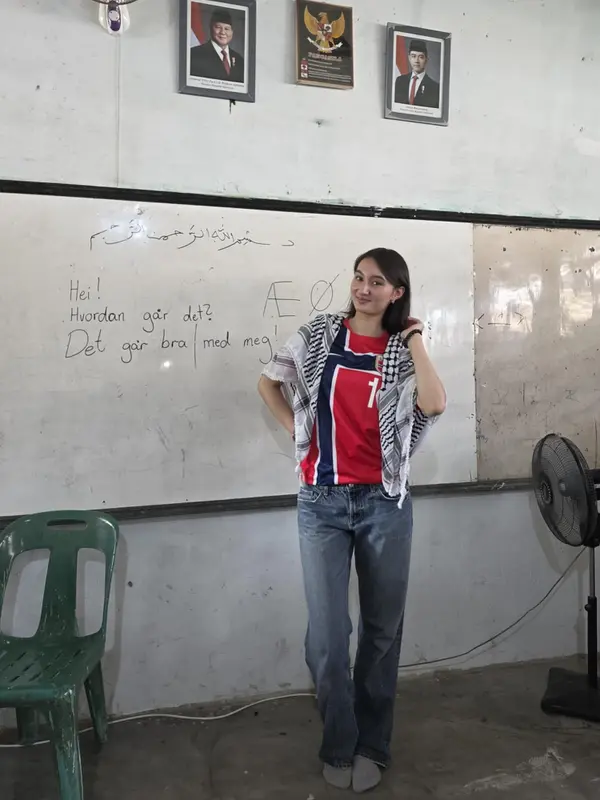 Ayu Zhafira antusias mengajar anak-anak SD di Indonesia (instagram.com/ayuzak03)