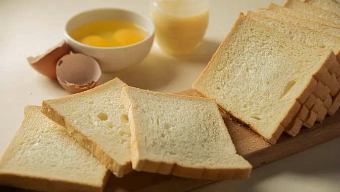 Roti tawar homemade yang empuk, cocok jadi opsi menu camilan di rumah . [Dok/Pexels.com/Tuyền Nguyễn].