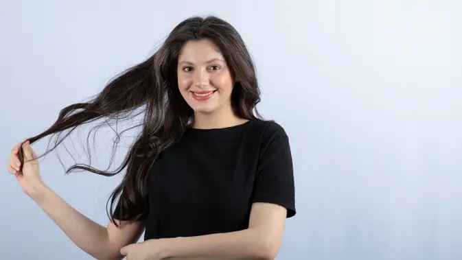 Ilustrasi Rambut Panjang Wanita (Photo by diana.grytsku on Freepik) Ilustrasi Rambut Panjang Wanita (Photo by diana.grytsku on Freepik)