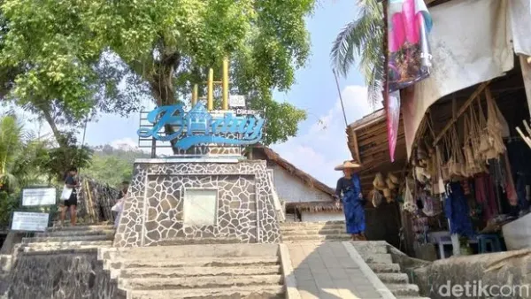 Kawasan Adat Baduy tengah memasuki musim durian.