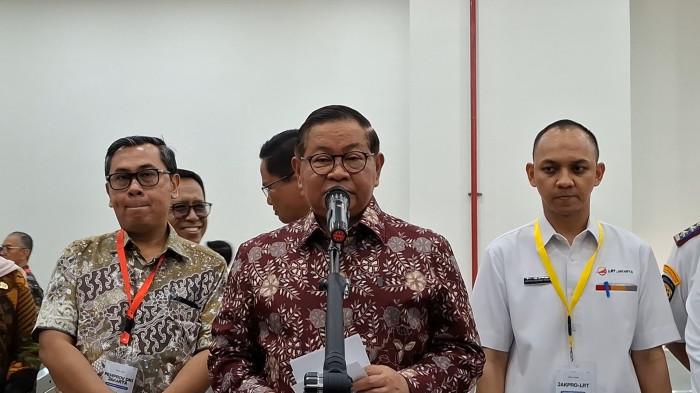 Gubernur DKI Jakarta Pramono Anung saat meninjau kesiapan operasional LRT Jakarta Manggarai, tarif yang diterapkan Rp5000 flat untuk satu kali perjalanan, Senin 24/8/2026).