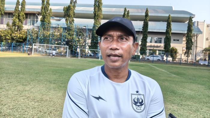 PSIS SEMARANG - Pelatih PSIS Semarang Widodo C Putro saat ditemui di Lapangan Terang Bangsa Semarang.