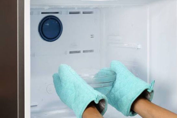 Freezer Defrost Tips: Easy Ways to Remove Ice Safely