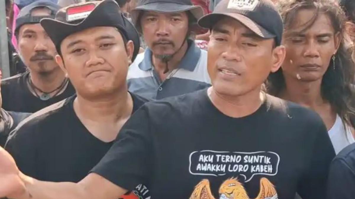 AKTIVIS BOTOK -- Koordinator Aliansi Masyarakat Pati Bersatu (AMPB), Supriyono alias Botok. Nama Botok kini trending setelah mengungkap rekening miliknya diblokir menjelang rencana aksi demonstrasi di depan Gedung DPR, Senayan, Jakarta, pada Kamis (27/8/2026)