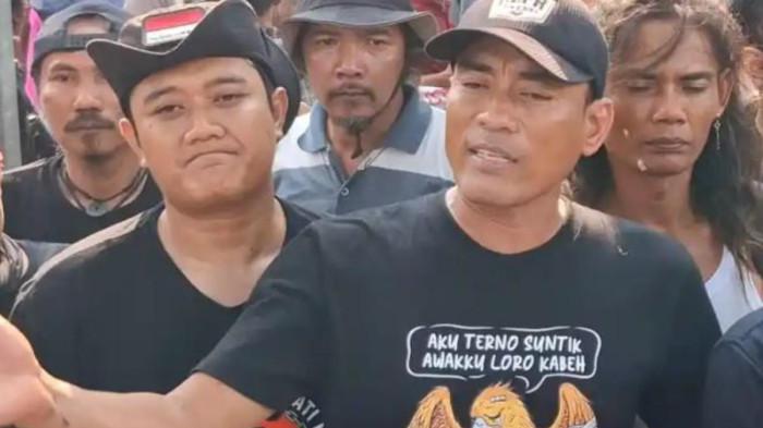 AKTIVIS BOTOK -- Koordinator Aliansi Masyarakat Pati Bersatu (AMPB), Supriyono alias Botok. Nama Botok kini trending setelah mengungkap rekening miliknya diblokir menjelang rencana aksi demonstrasi di depan Gedung DPR, Senayan, Jakarta, pada Kamis (27/8/2026).