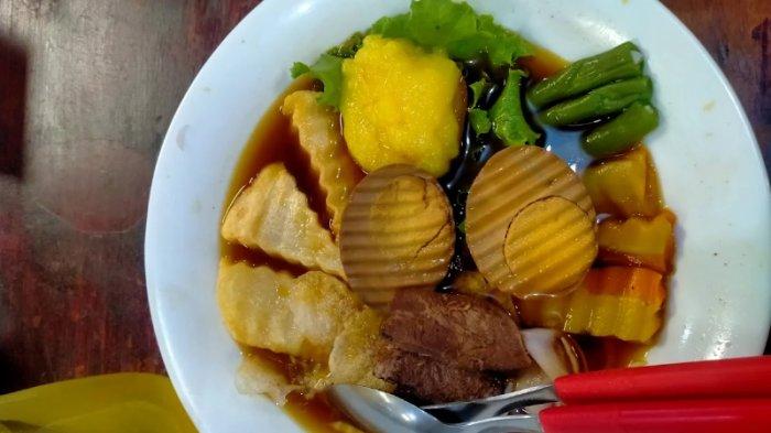 Menu Selat Mbak Lies berlokasi di Jalan Yudhistira No.9, Serengan, Kec. Serengan, Kota Surakarta