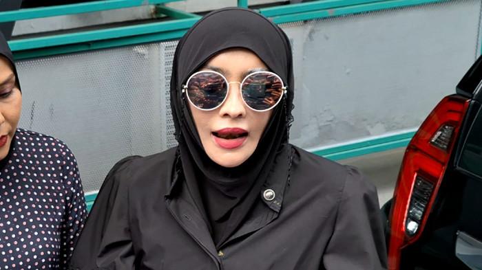 SAKSI SIDANG NIKITA MIRZANI - Dokter Samira alias Doktif menjadi saksi dalam sidang kasus dugaan pemerasan dan TPPU, dengan terdakwa Nikita Mirzani.