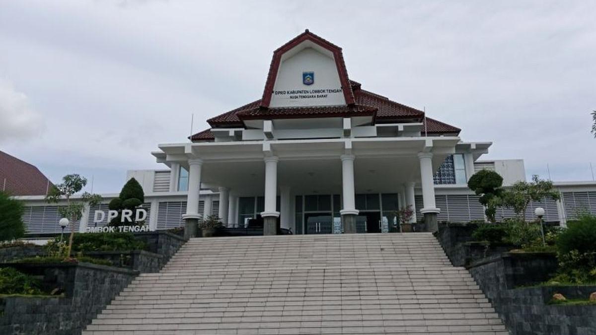 Gedung DPRD Lombok Tengah, Provinsi NTB. 