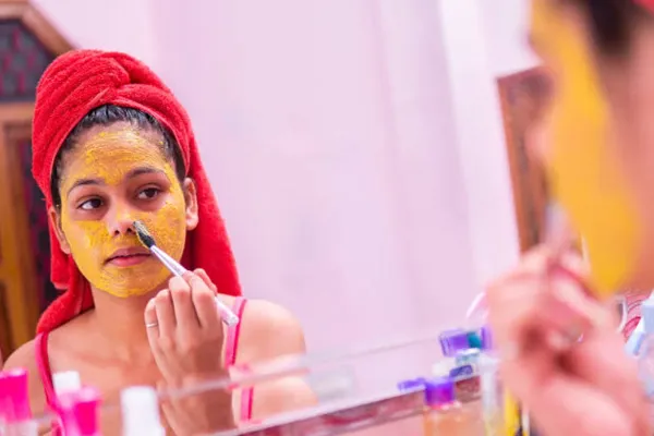Simple Ways to Add Turmeric to Your Beauty Routine