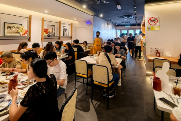 Customers seen inside restaurant Six Hub Roast House in Malaysia, August 14, 2026. Photo via Facebook/sixhubroasthouse