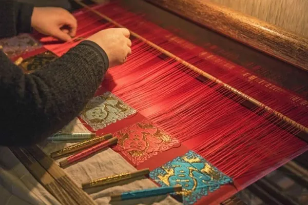 From Silk Mark to GI Tag: 5 ways to Understand Indian Handlooms