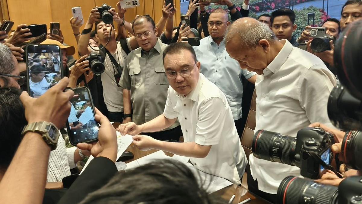DEMO DPR - Wakil Ketua DPR Sufmi Dasco Ahmad di Kompleks Parlemen Senayan, Jakarta, Kamis (27/8/2026), dia menyatakan dirinya dan pimpinan DPR lainnya siap mundur jika sampai 15 Desember 2026 Rancangan Undang-Undang Perampasan Aset tidak disahkan.