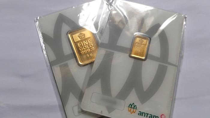 HARGA EMAS -Ilustrasi emas batangan milik warga Kaltara saat diabadikan belum lama ini. Pantauan TribunKaltara.com di laman resmi logam mulia pada Sabtu pukul 10.20 WITA, harga emas Antam hari ini dibanderol Rp2.670.000 per gram.