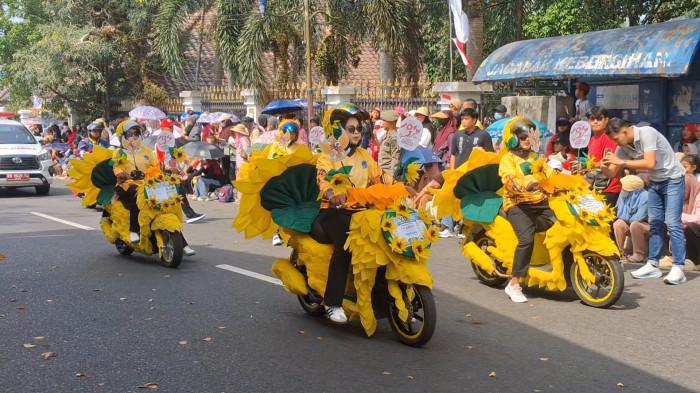 PAWAI KENDARAAN HIAS - Pemerintah Provinsi Bangka Belitung merayakan perayaan HUT ke-81 Republik Indonesia dengan menggelar pawai kendaraan hias di Kota Pangkalpinang pada Sabtu (29/8/2026).