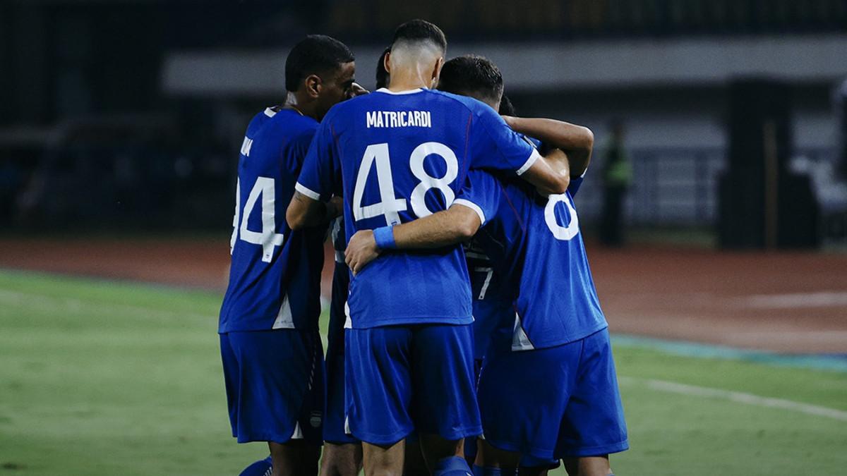 PERSIB BANDUNG VS MANILA DIGGER - Para pemain Persib Bandung berselebrasi setelah menjebol gawang Manila Digger dalam laga play-off AFC Champions League Two 2025/2026 (ACL Two 2025/2026), yang digelar di markas Persib Bandung, Stadion Gelora Bandung Lautan Api (GBLA) pada hari ini, Rabu, 13 Agustus 2025.