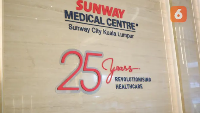 Managing Director Sunway Healthcare Group Dr. Khoo Chow Huat menjelaskan ambisi Sunway Medical Centre menjadi rumah sakit terbaik sekaligus semakin memperkuat layanan bagi pasien Indonesia. (Foto: Aditya Eka Prawira/Liputan6.com)
