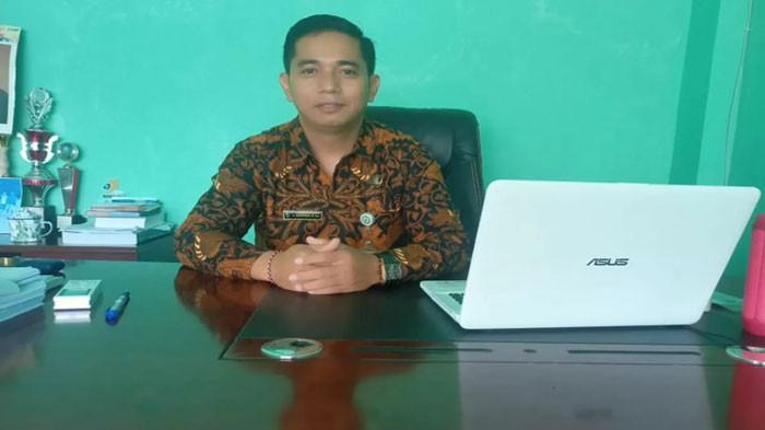 BERI KETERANGAN - Kepala Puskesmas Letung, Ady Mulyanto Manurung. Foto: Dokumentasi warga Ropi. Ady ungkap kondisi balita Arshad saat tiba di Puskesmas Letung, Anambas, Sabtu (29/8/2026) siang.