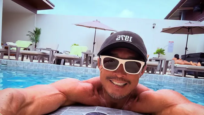 Choo Sung Hoon di Kolam Renag (credit: instagram.com/akiyamachoo)