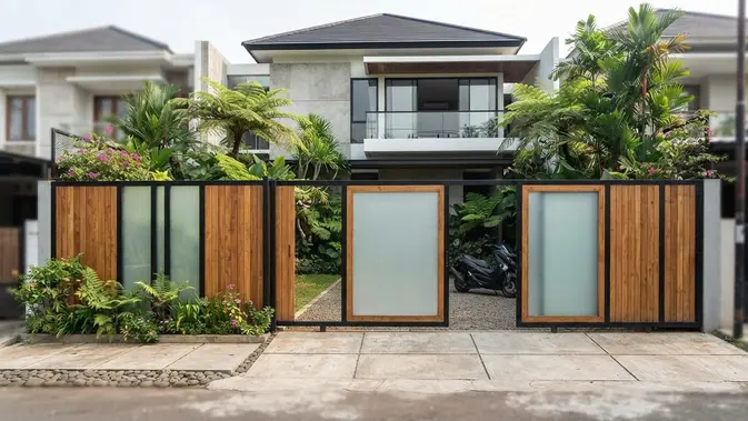 Pagar Kayu Kombinasi Kaca Tempered. Foto: AI Generated