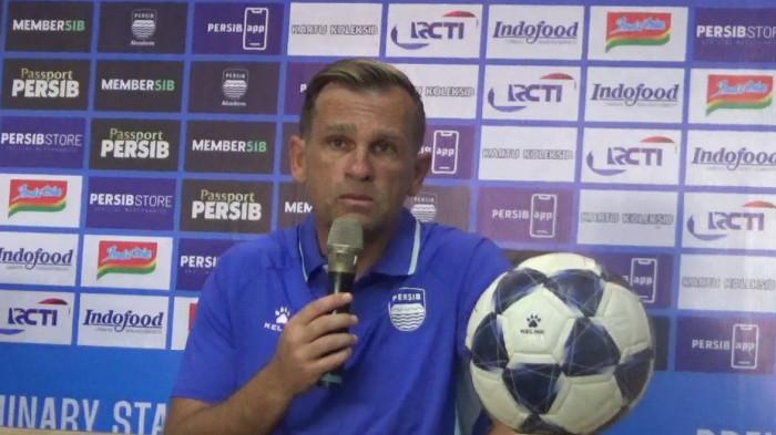 PRESKON - Pelatih Persib Igor Tolic di sesi konferensi pers jelang laga playoff Asian Champions League Two di Stadion Si Jalak Harupat, Kabupaten Bandung, Jawa Barat, Minggu (30/8/2026).