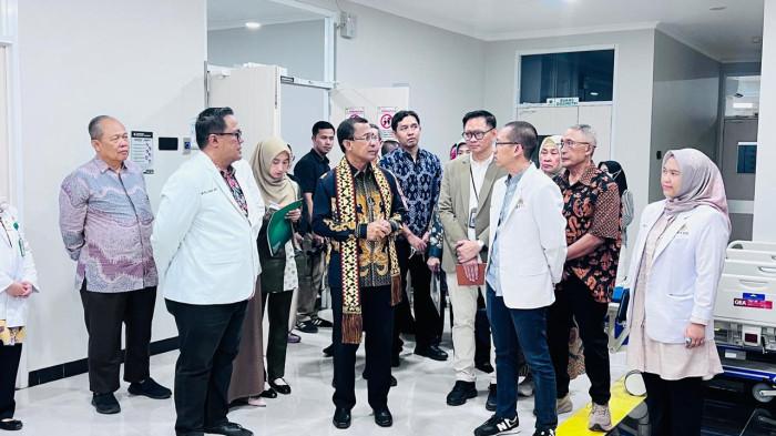 Kunjungi RS Urip Sumoharjo dok 2