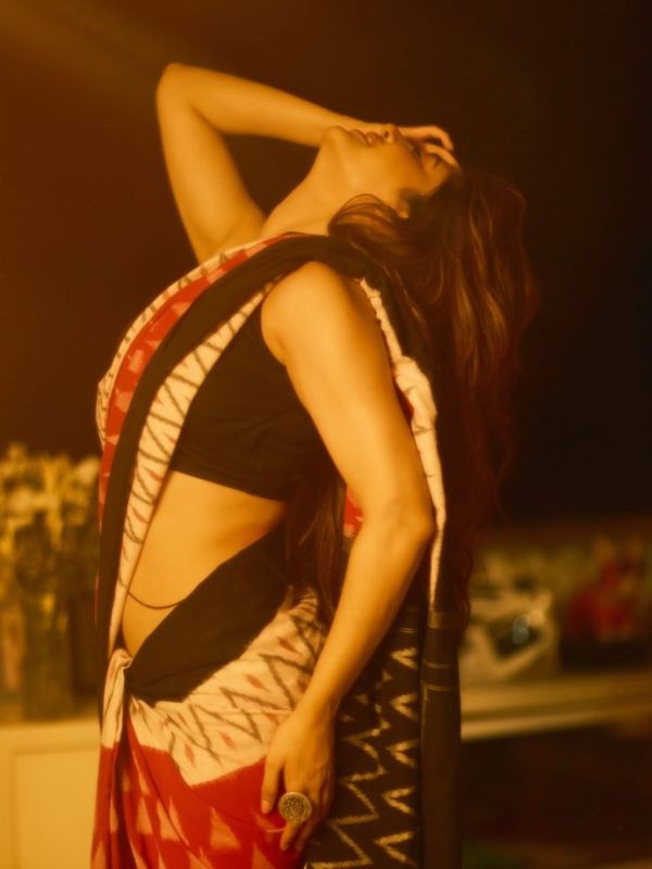 Shivangi Joshi’s Saree Look Brings Effortless Elegance With a Satrangi Twist 1